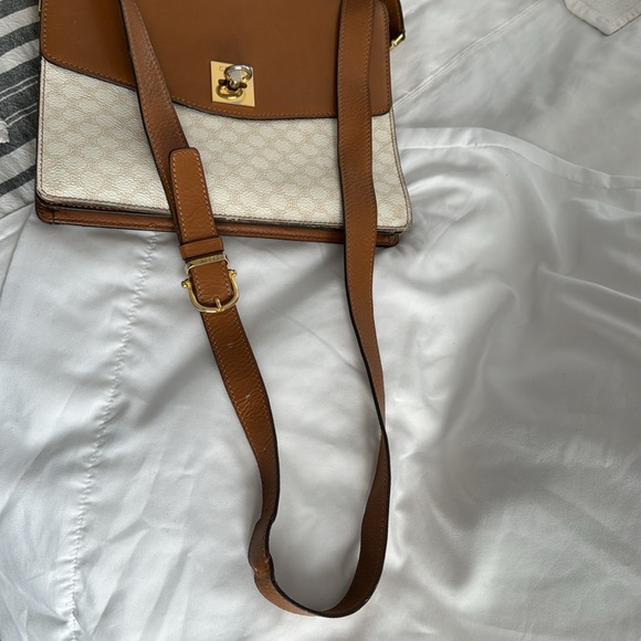 CELINE CROSSBODY LEATHER TWO TONE COGNAC & CREAM COLOR. - Picture 16 of 16
